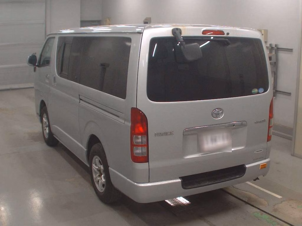 TOYOTA REGIUS ACE