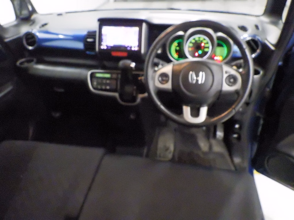 HONDA N-BOX+