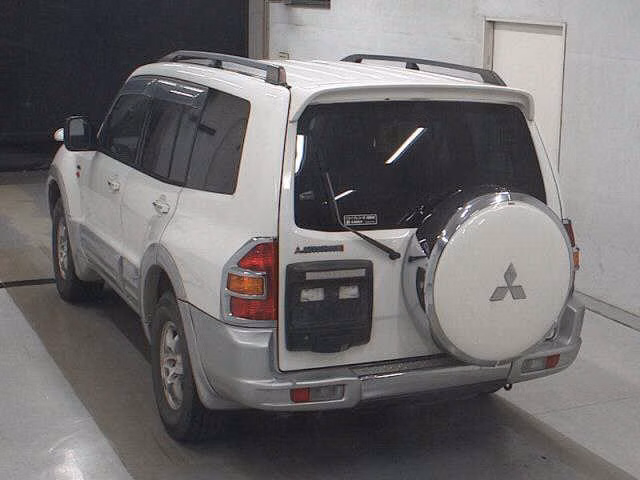 MITSUBISHI PAJERO