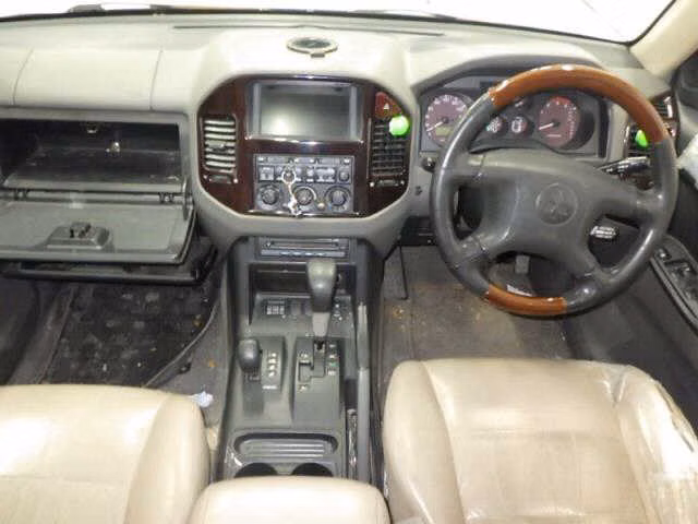 MITSUBISHI PAJERO