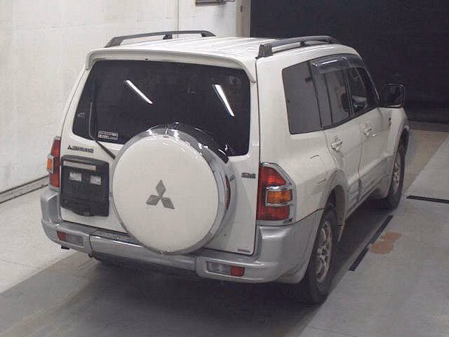 MITSUBISHI PAJERO