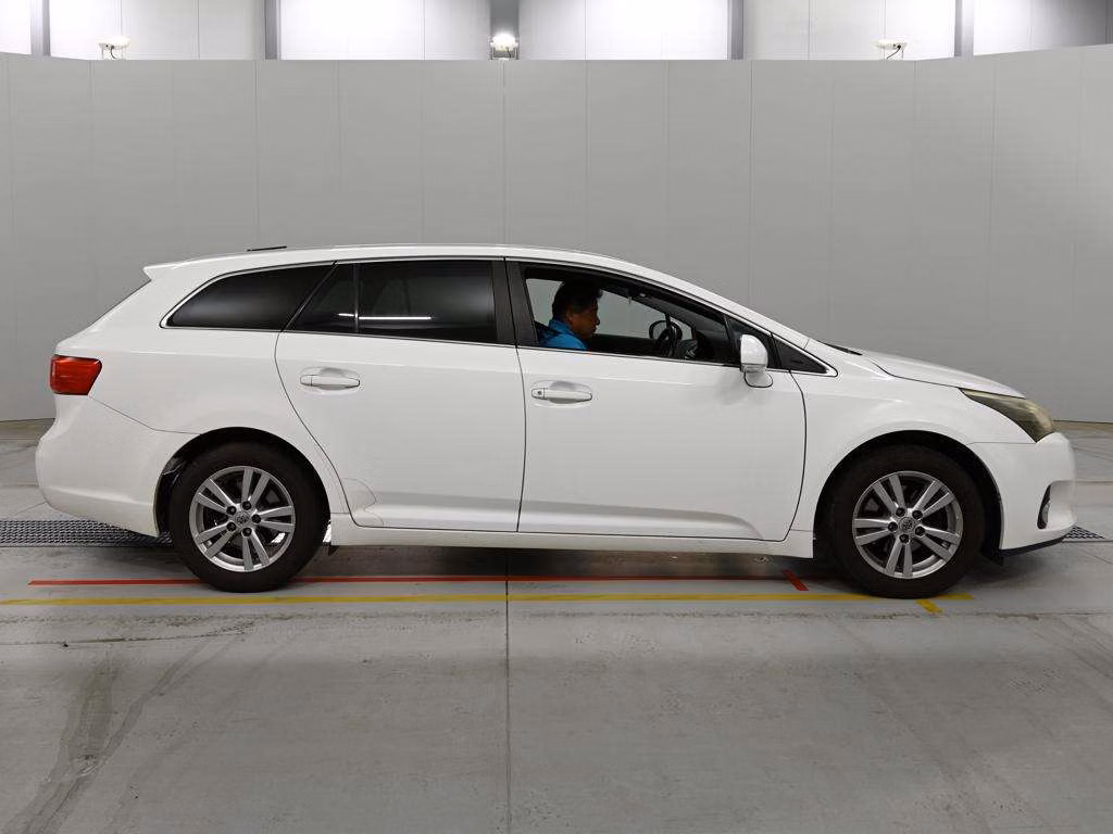 TOYOTA AVENSIS