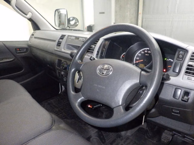 TOYOTA REGIUS ACE