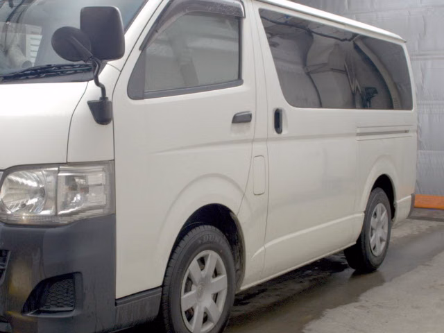TOYOTA REGIUS ACE