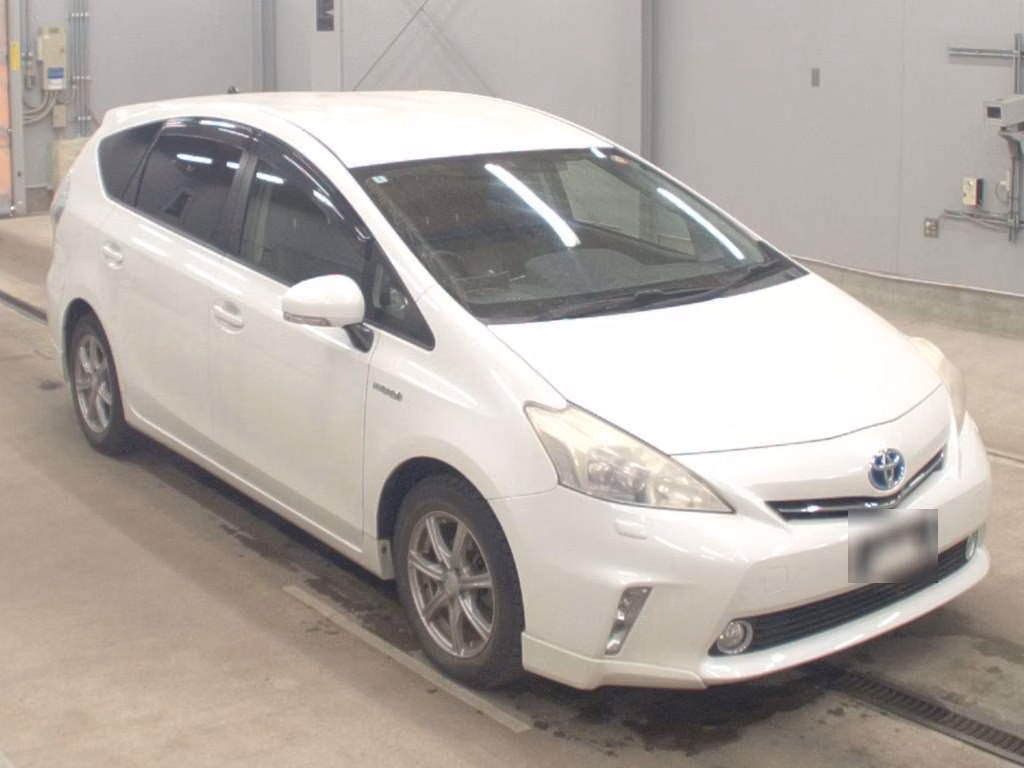 TOYOTA PRIUS ALPHA