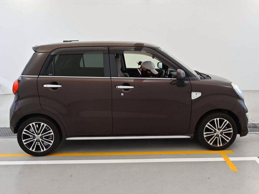 DAIHATSU CAST