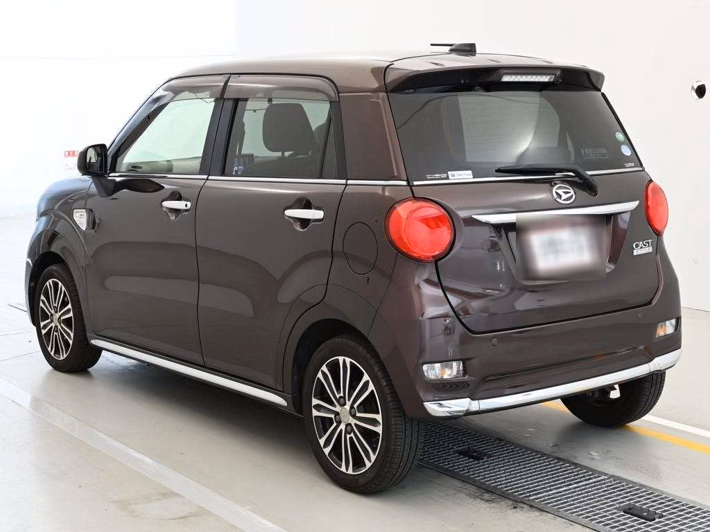 DAIHATSU CAST