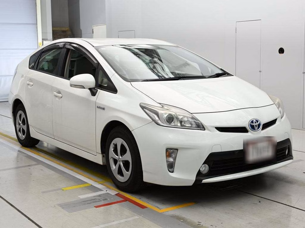 TOYOTA PRIUS
