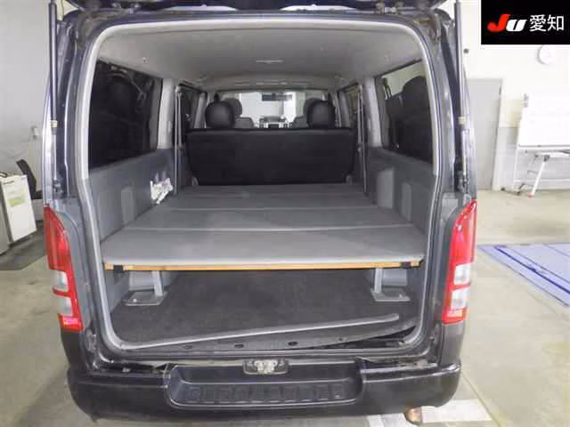 TOYOTA REGIUS ACE