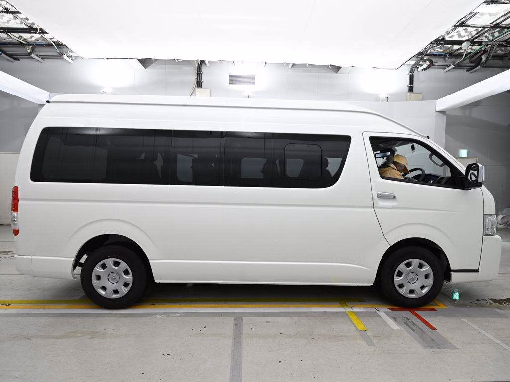 TOYOTA HIACE