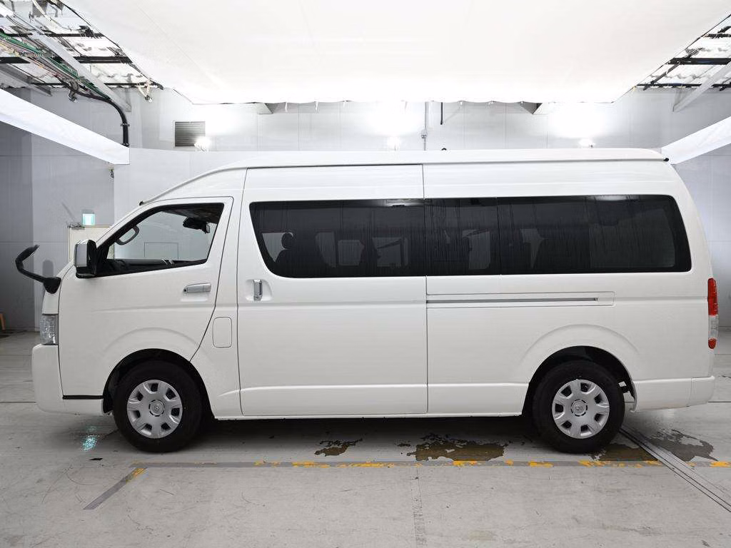 TOYOTA HIACE