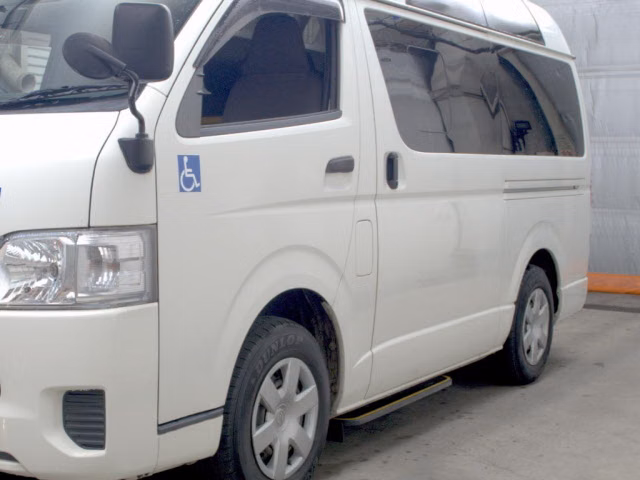 TOYOTA REGIUS ACE