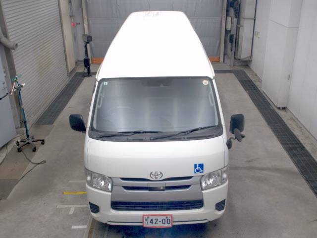 TOYOTA REGIUS ACE