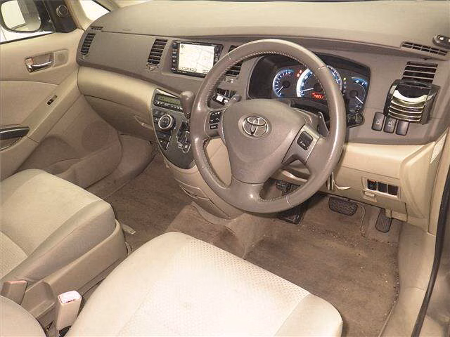 TOYOTA ISIS