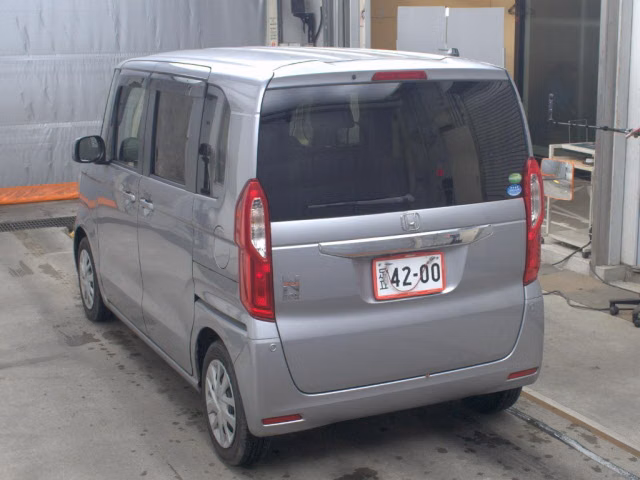 HONDA N-BOX