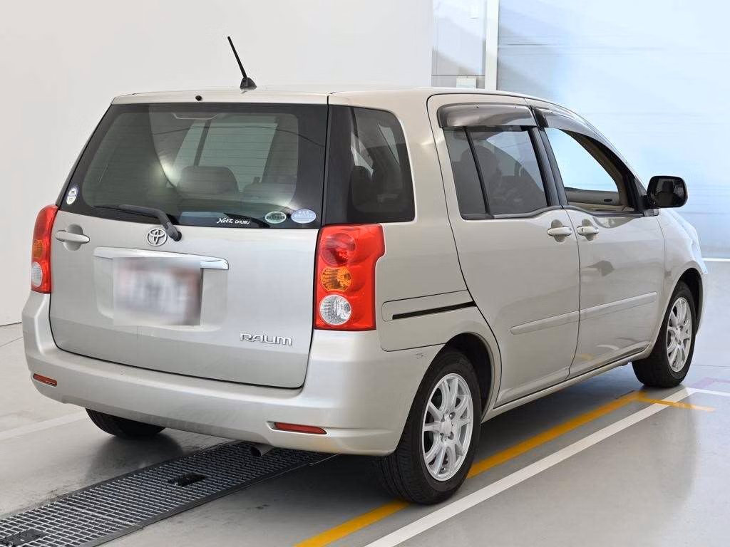 TOYOTA RAUM
