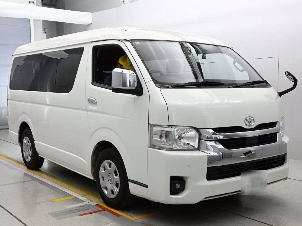 TOYOTA HIACE