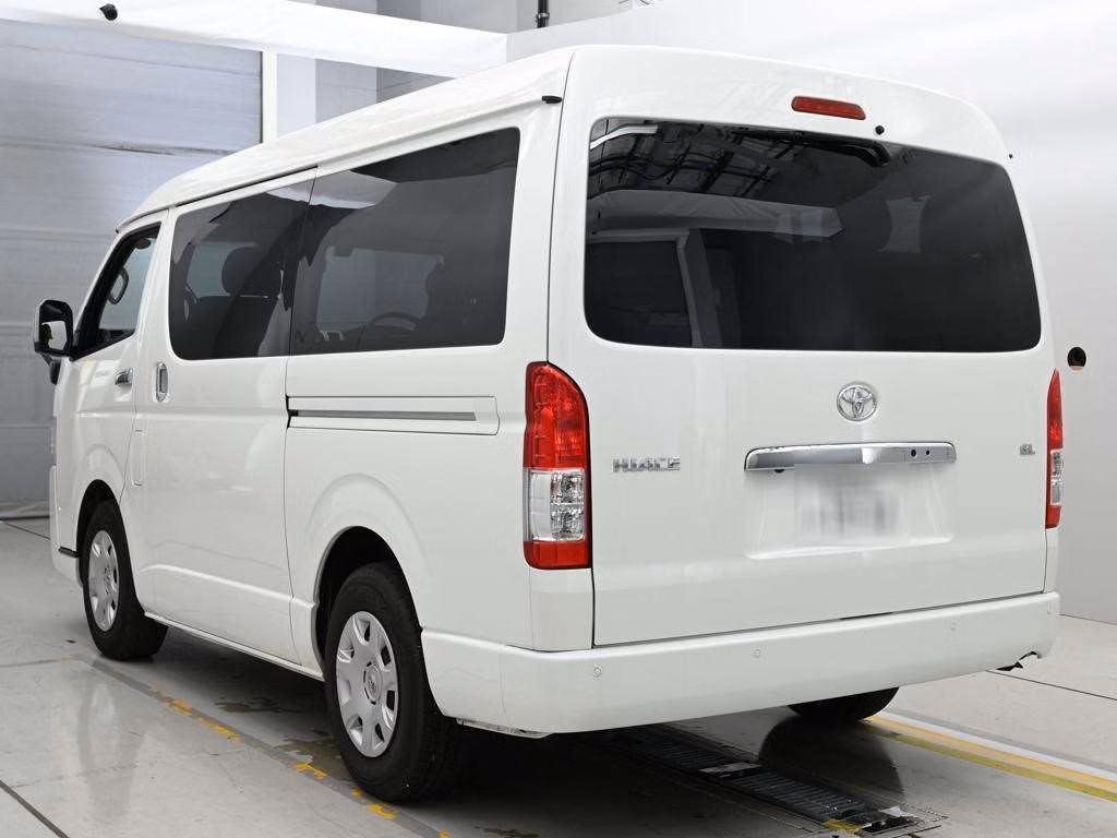 TOYOTA HIACE