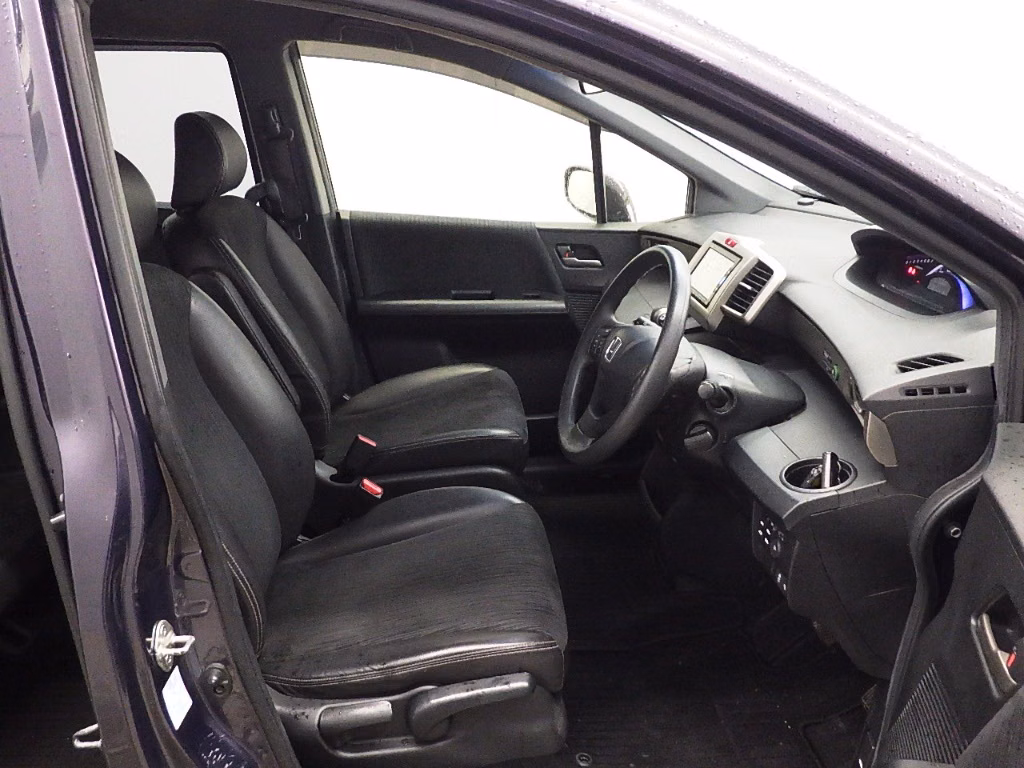 HONDA FREED SPIKE