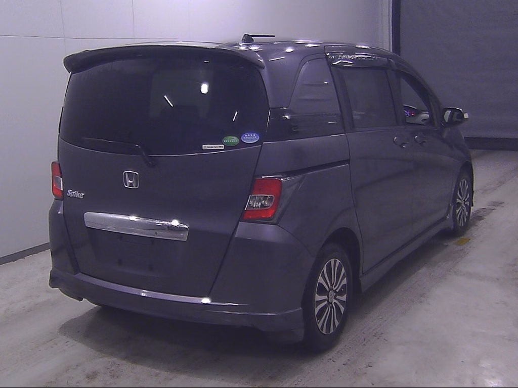 HONDA FREED SPIKE