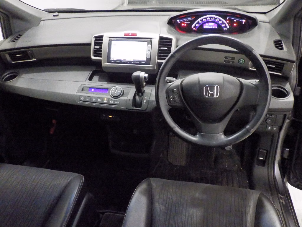 HONDA FREED SPIKE