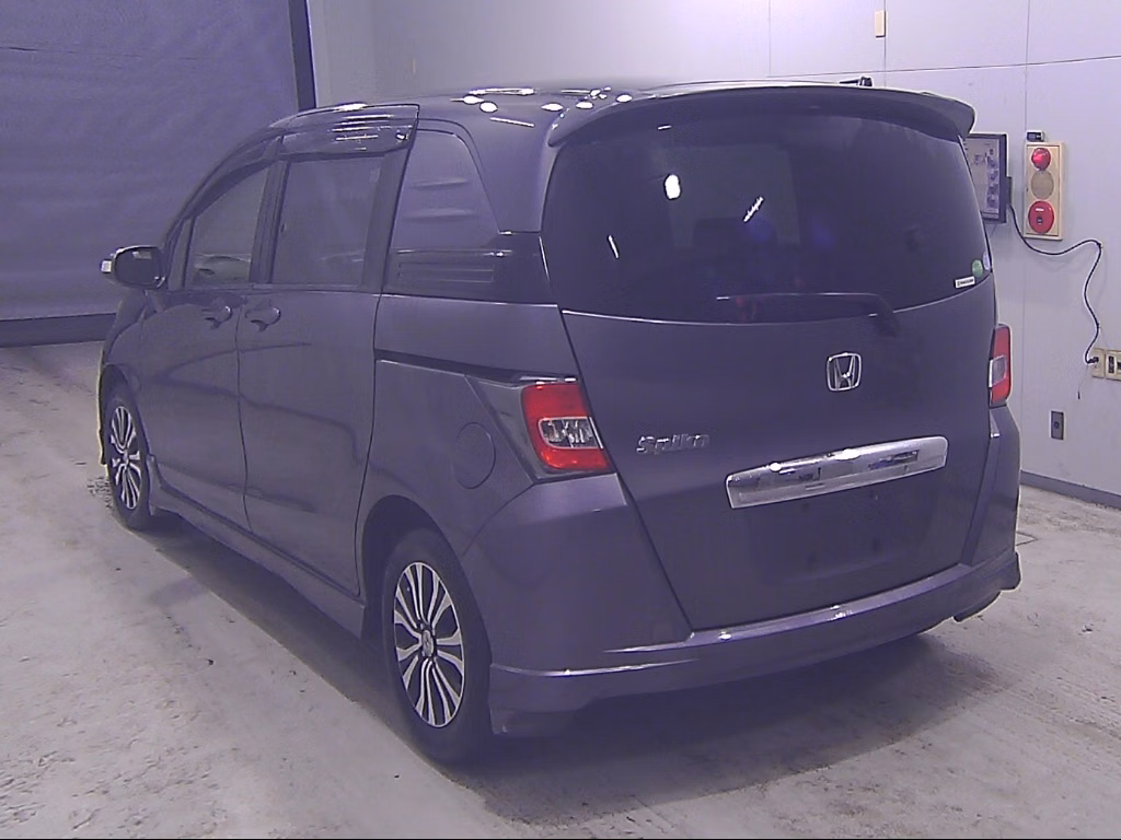 HONDA FREED SPIKE