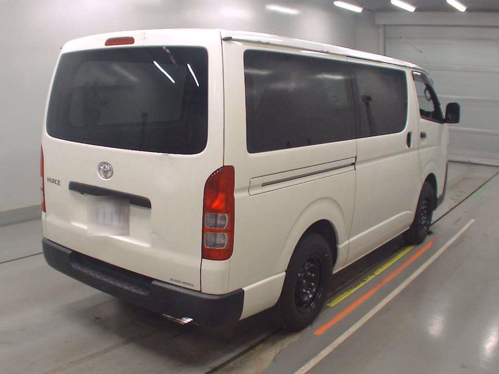 TOYOTA REGIUS ACE