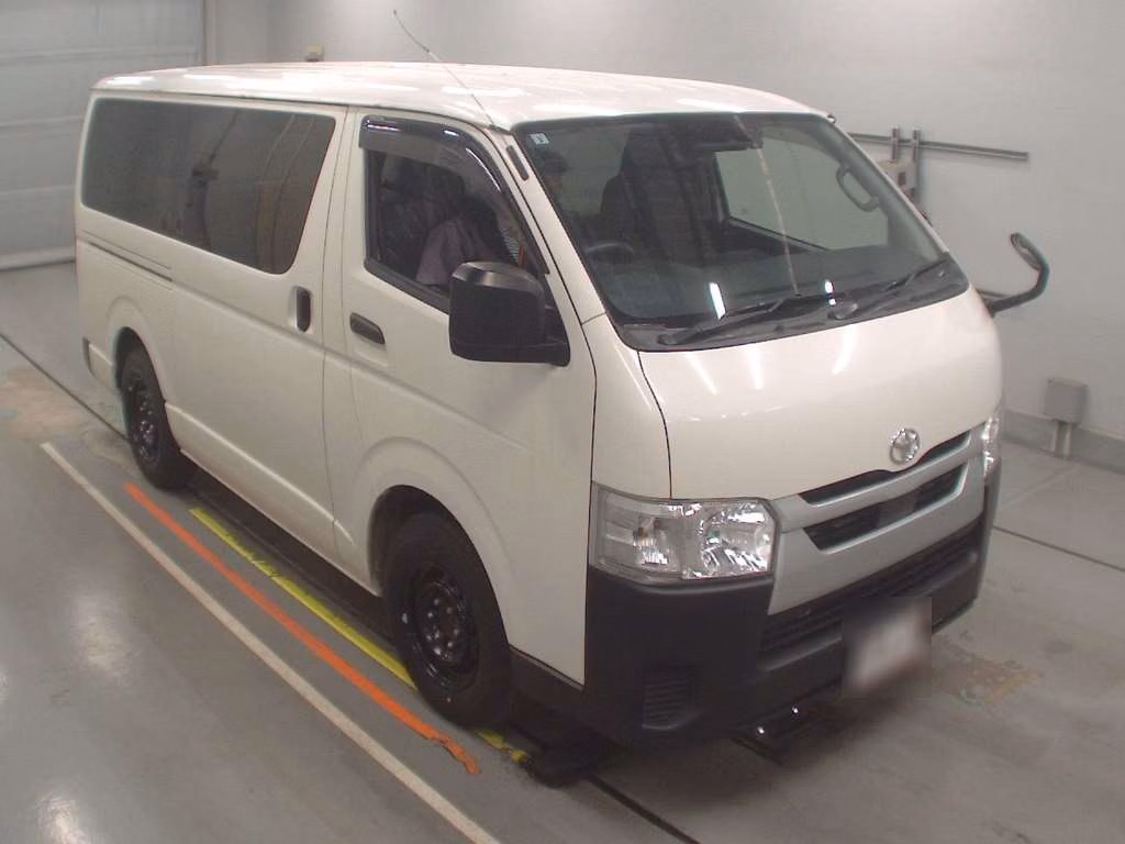 TOYOTA REGIUS ACE