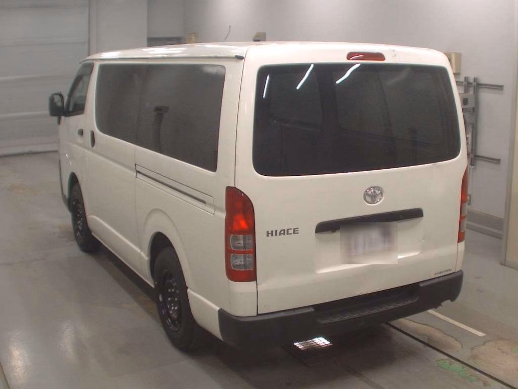 TOYOTA REGIUS ACE