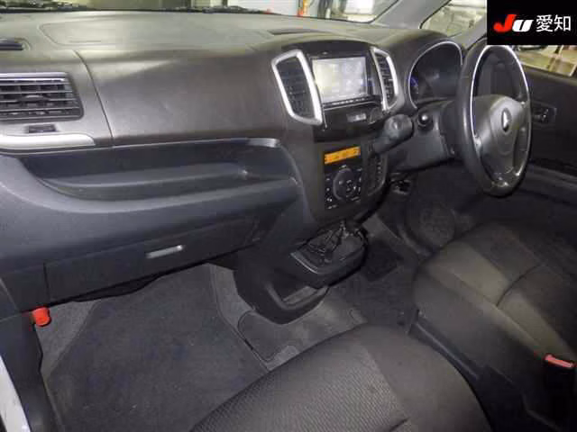 MITSUBISHI DELICA D:2