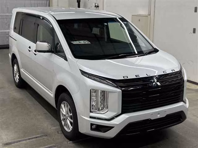 MITSUBISHI DELICA D:5