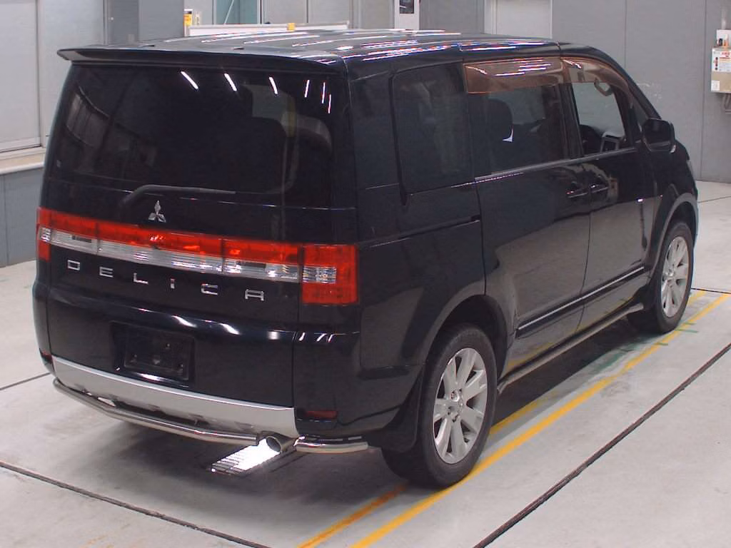 MITSUBISHI DELICA D:5