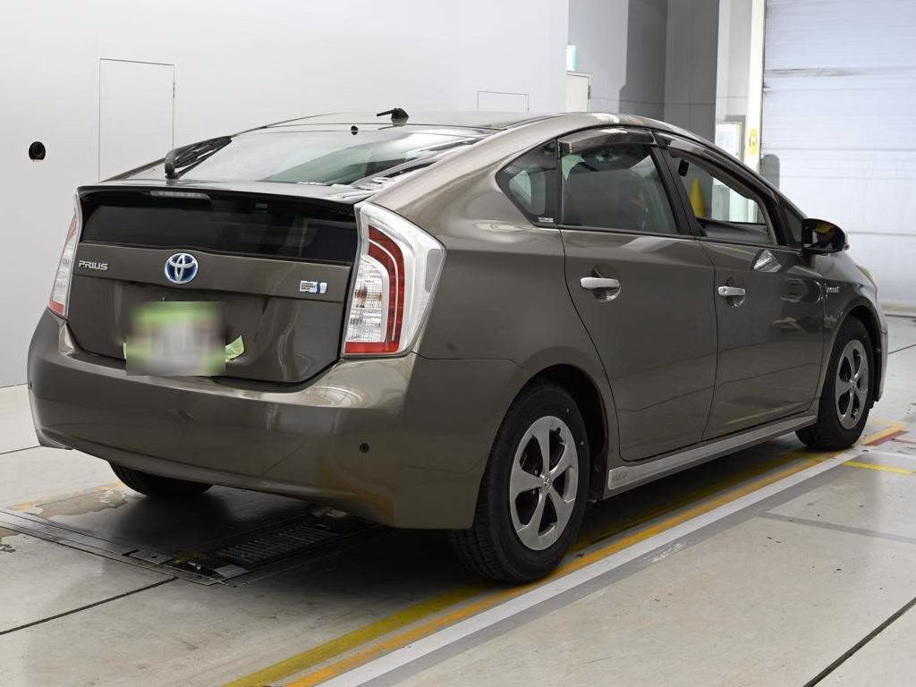 TOYOTA PRIUS