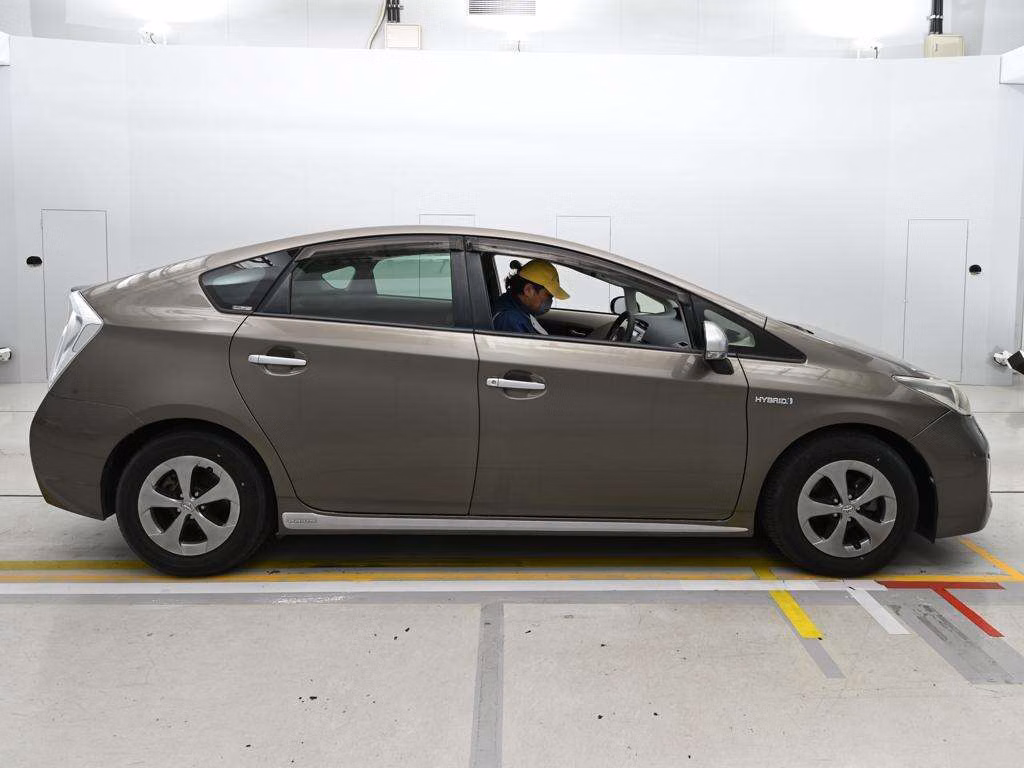 TOYOTA PRIUS