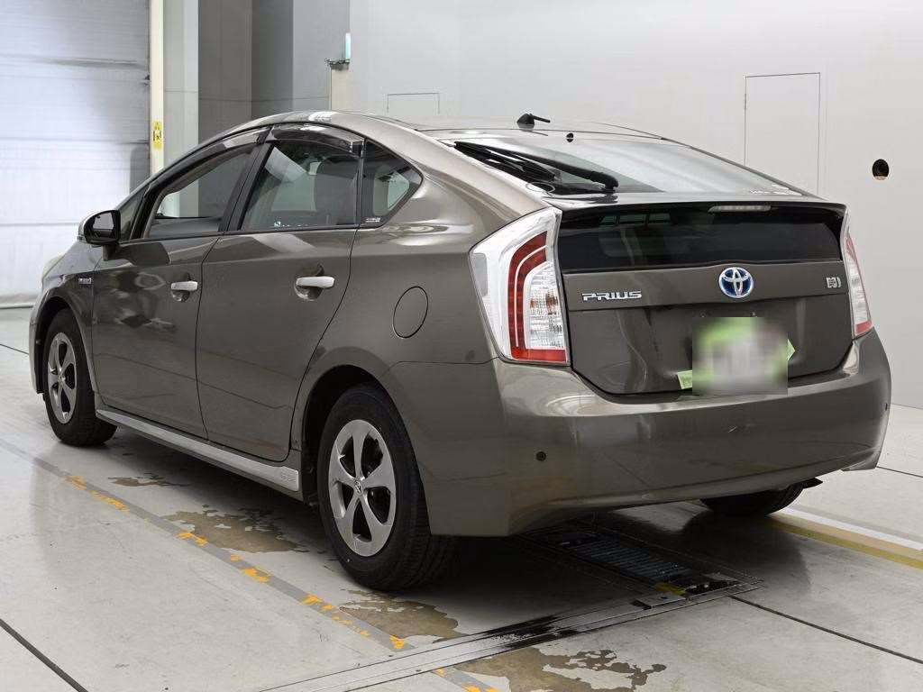 TOYOTA PRIUS