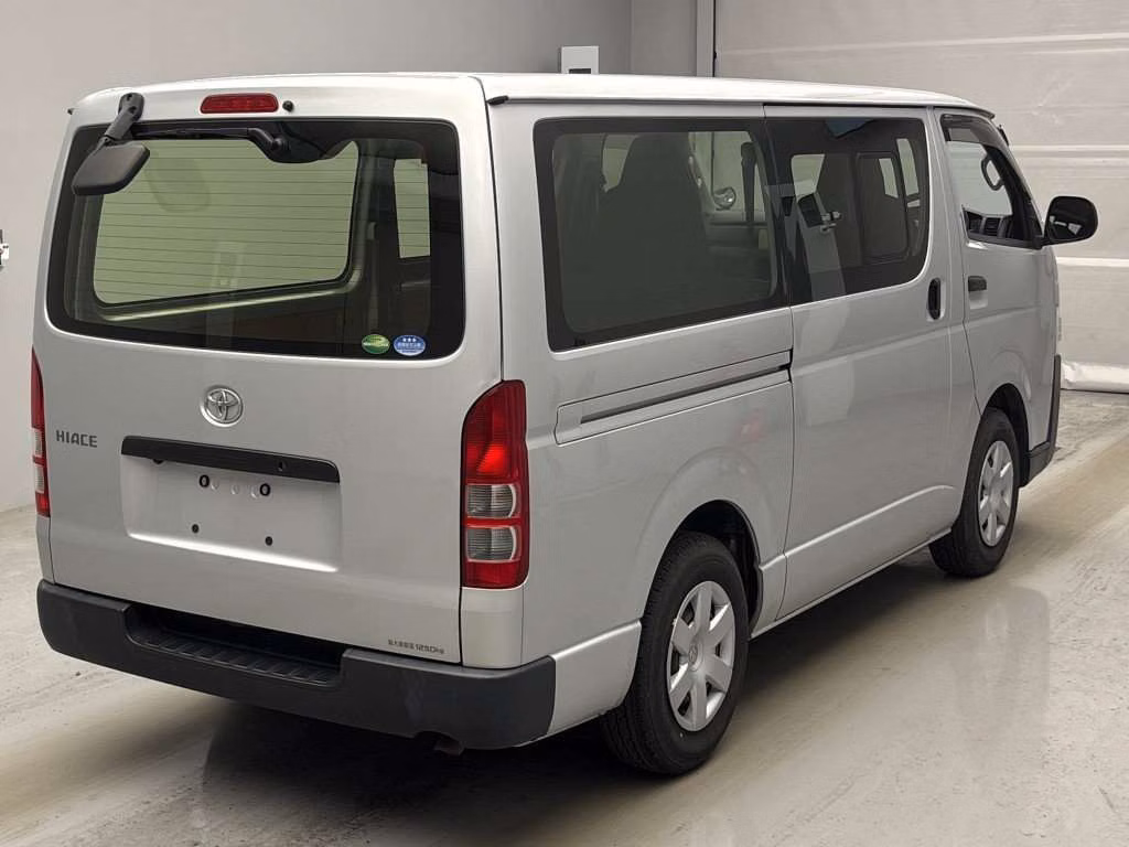 TOYOTA REGIUS ACE