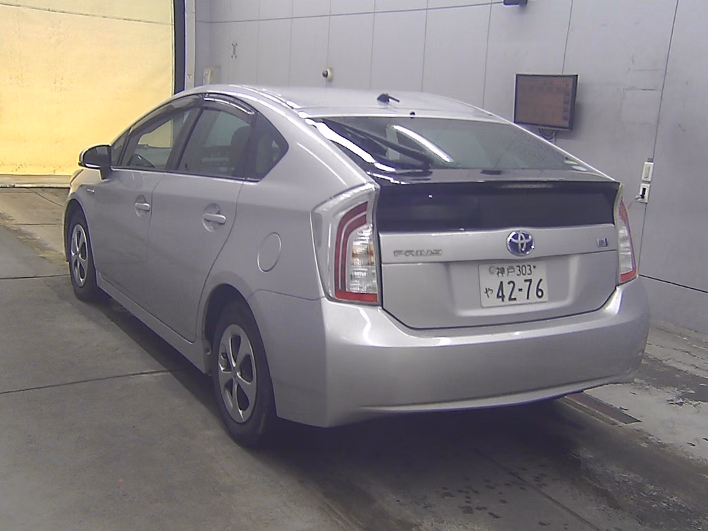 TOYOTA PRIUS