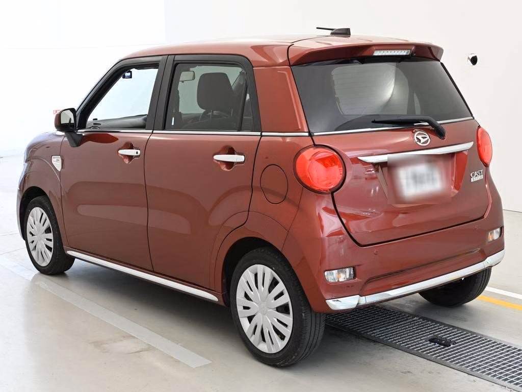 DAIHATSU CAST