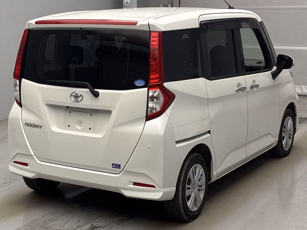 TOYOTA ROOMY