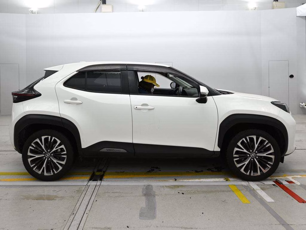 TOYOTA YARIS CROSS