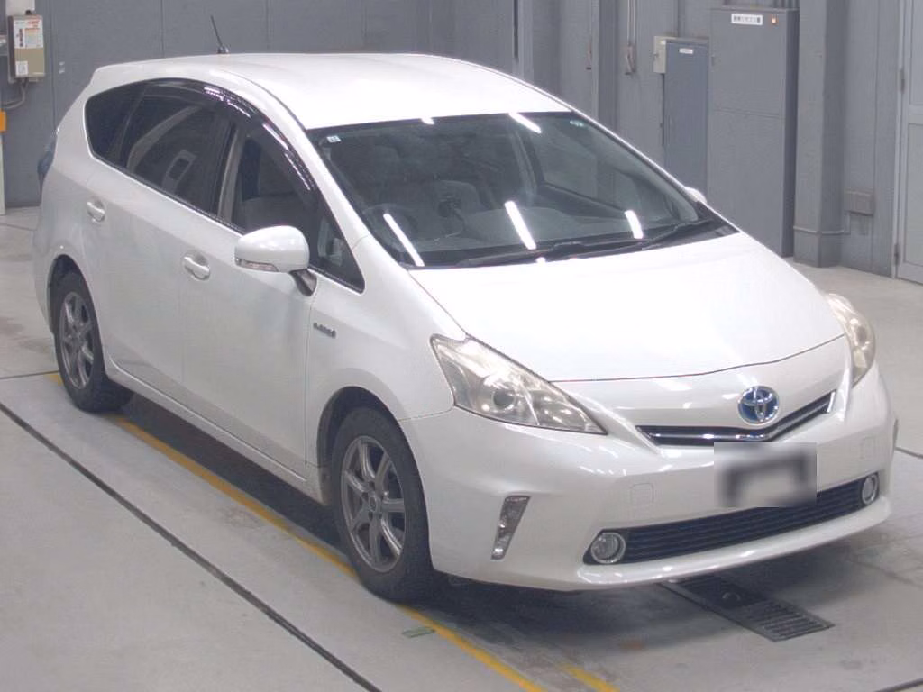 TOYOTA PRIUS ALPHA