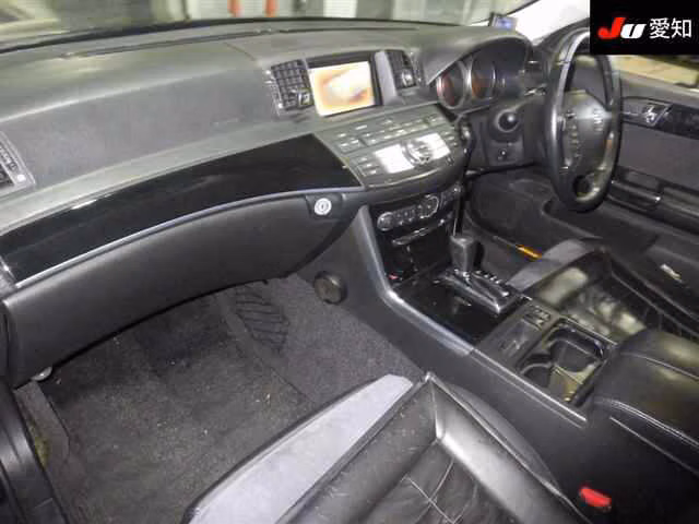 NISSAN FUGA