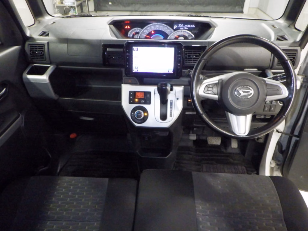 DAIHATSU WAKE