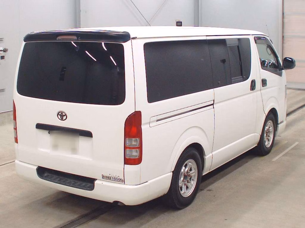 TOYOTA REGIUS ACE