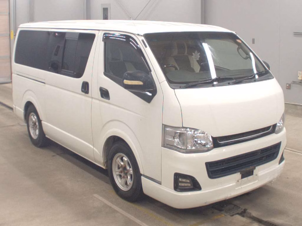 TOYOTA REGIUS ACE