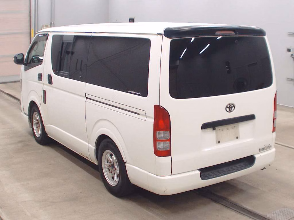 TOYOTA REGIUS ACE