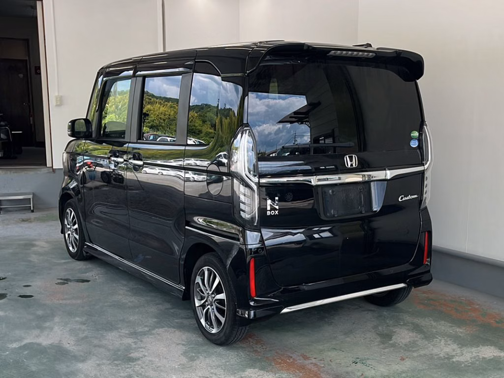 HONDA N-BOX