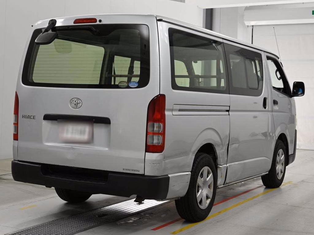 TOYOTA REGIUS ACE