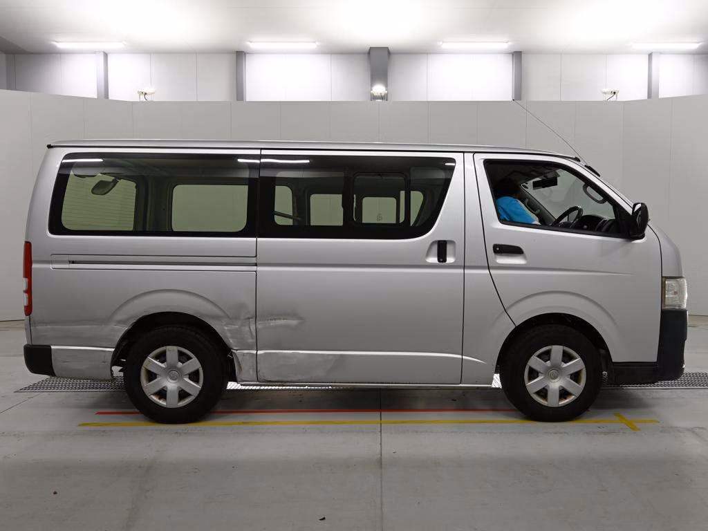 TOYOTA REGIUS ACE