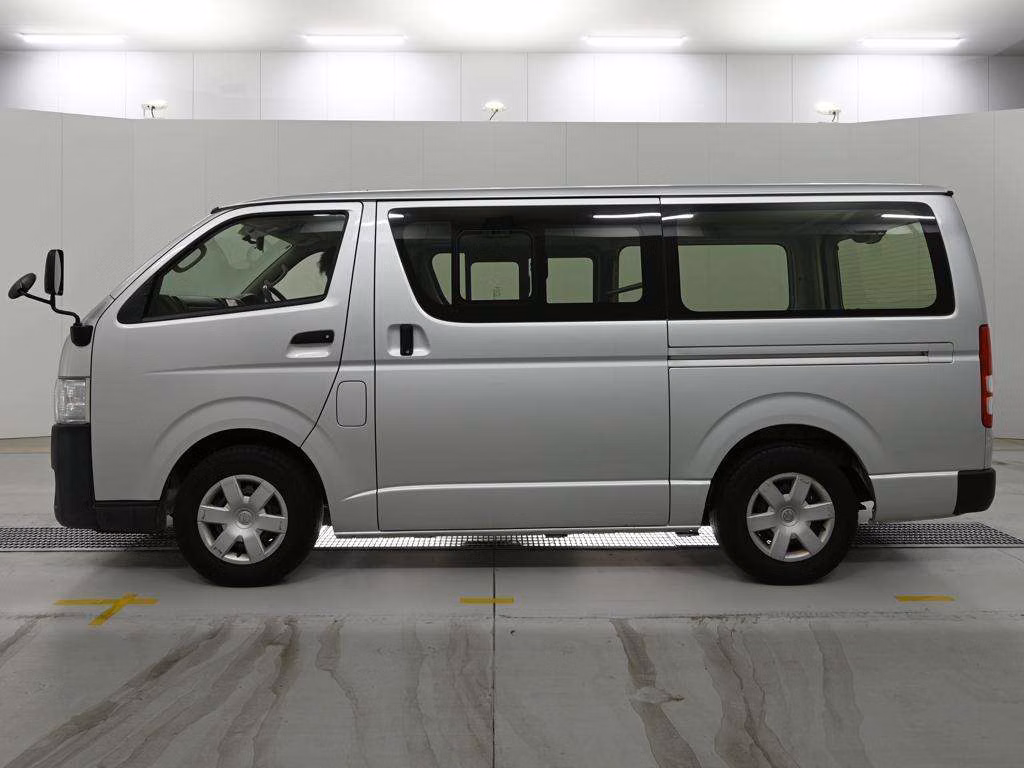 TOYOTA REGIUS ACE